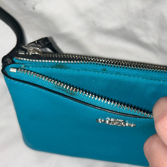 Coach wristlet - Picture 6 of 8